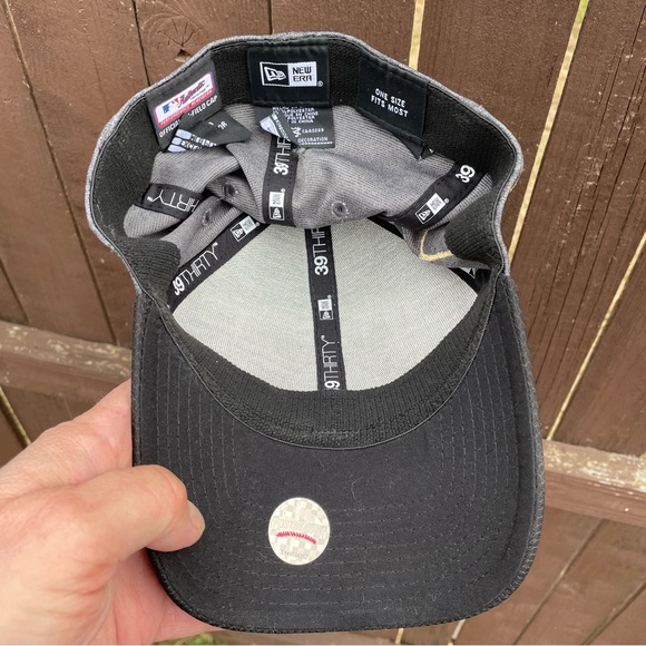 Cubs 2016 World Series Champions Official On-Field Baseball Cap - Picture 9 of 13